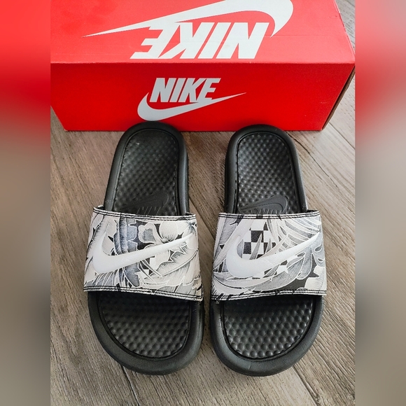 Nike Shoes - Nike Slides